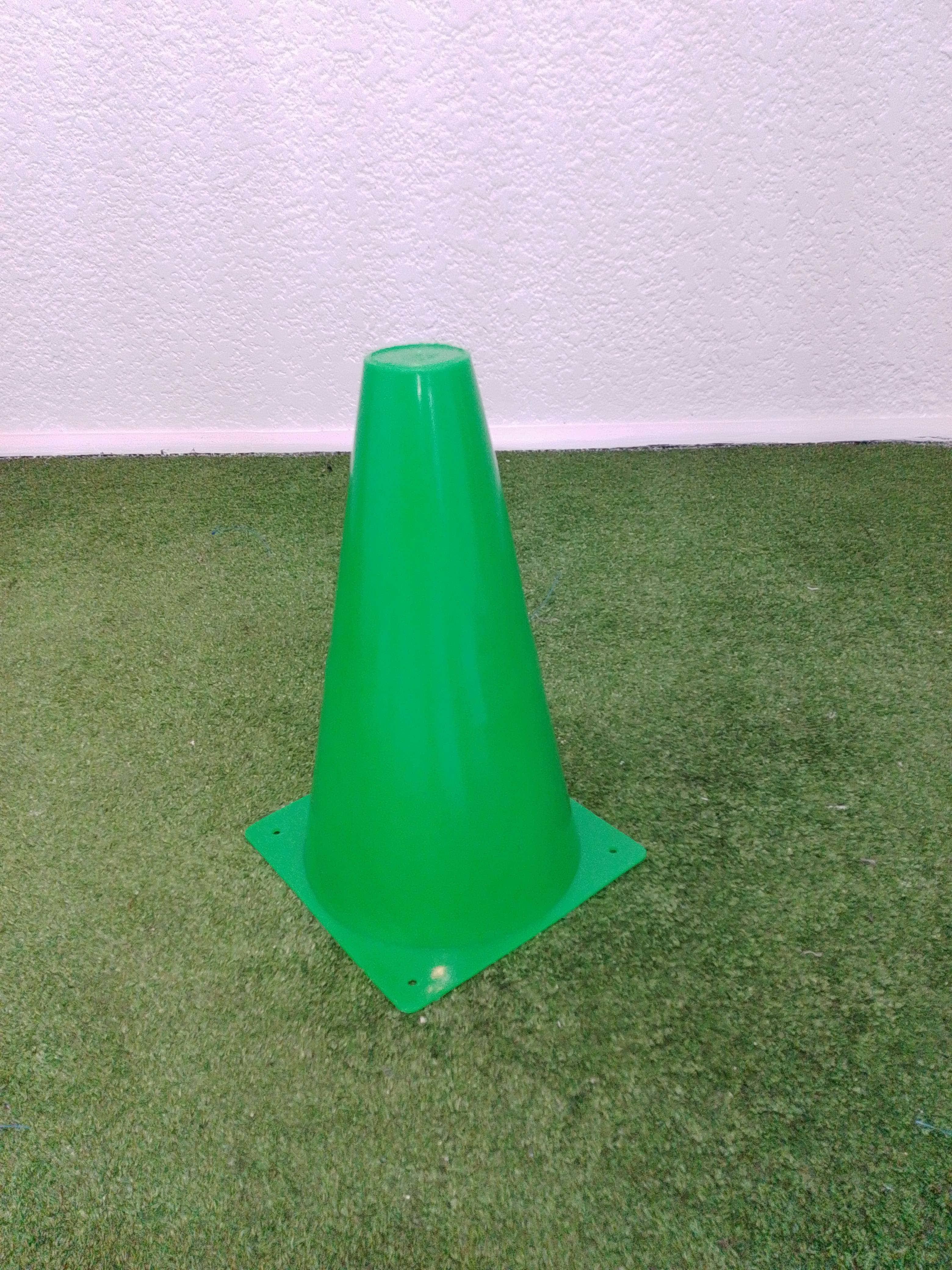 Cono de entrenamiento deportivo rígido