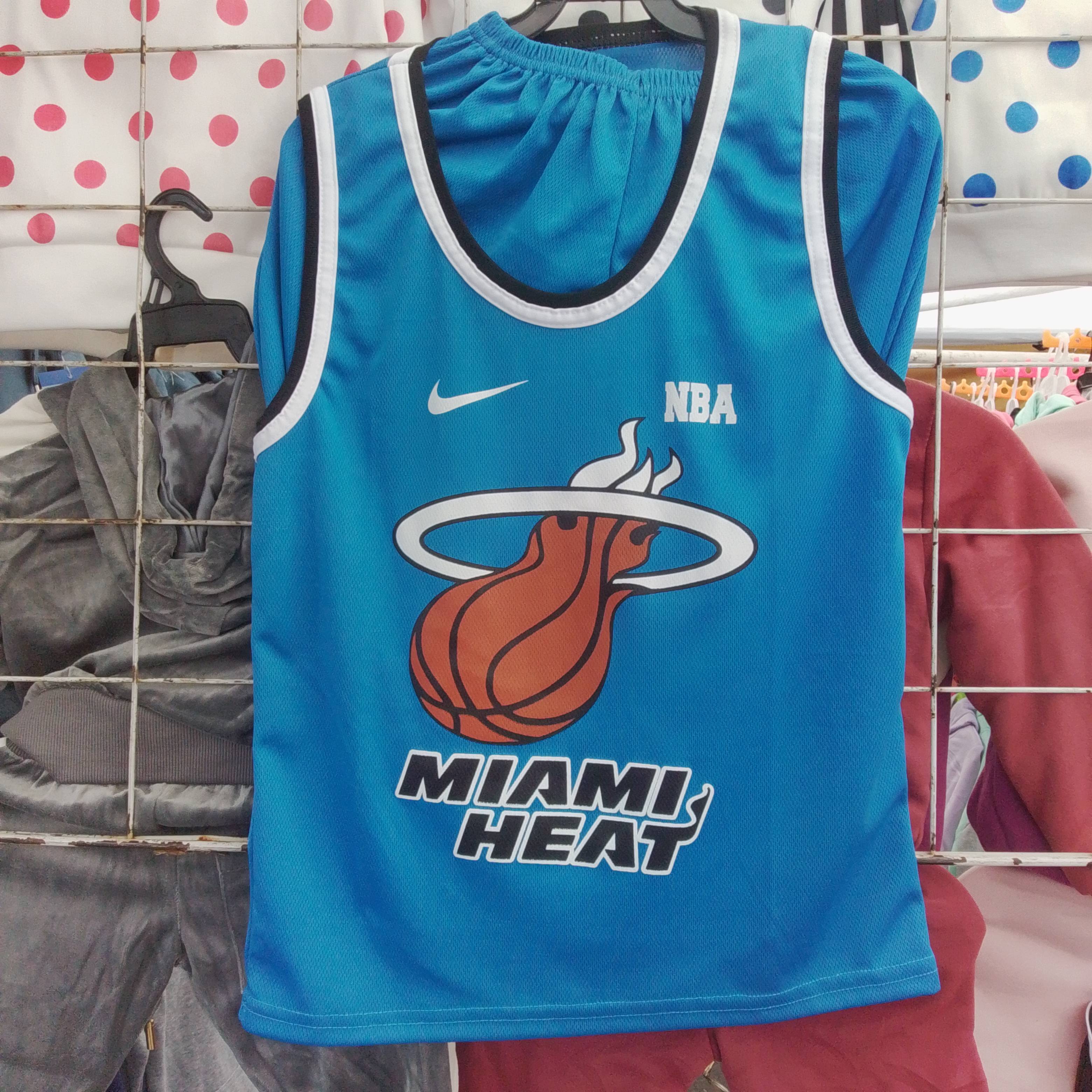 Jersey y Short de Basket del Calor del Atlántico